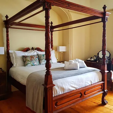 Newbay House Country house *
